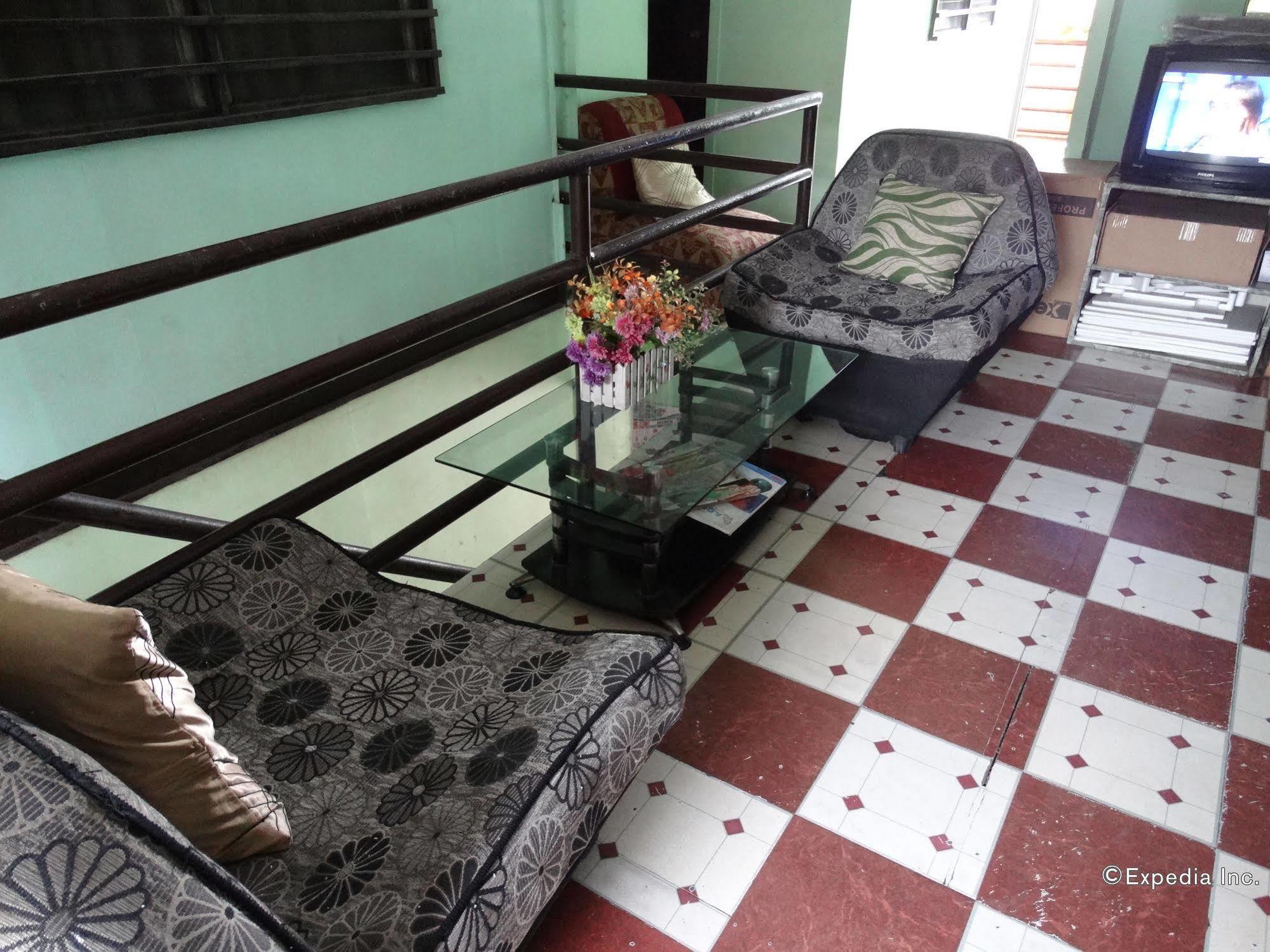 Quoyas Inn Davao City Esterno foto