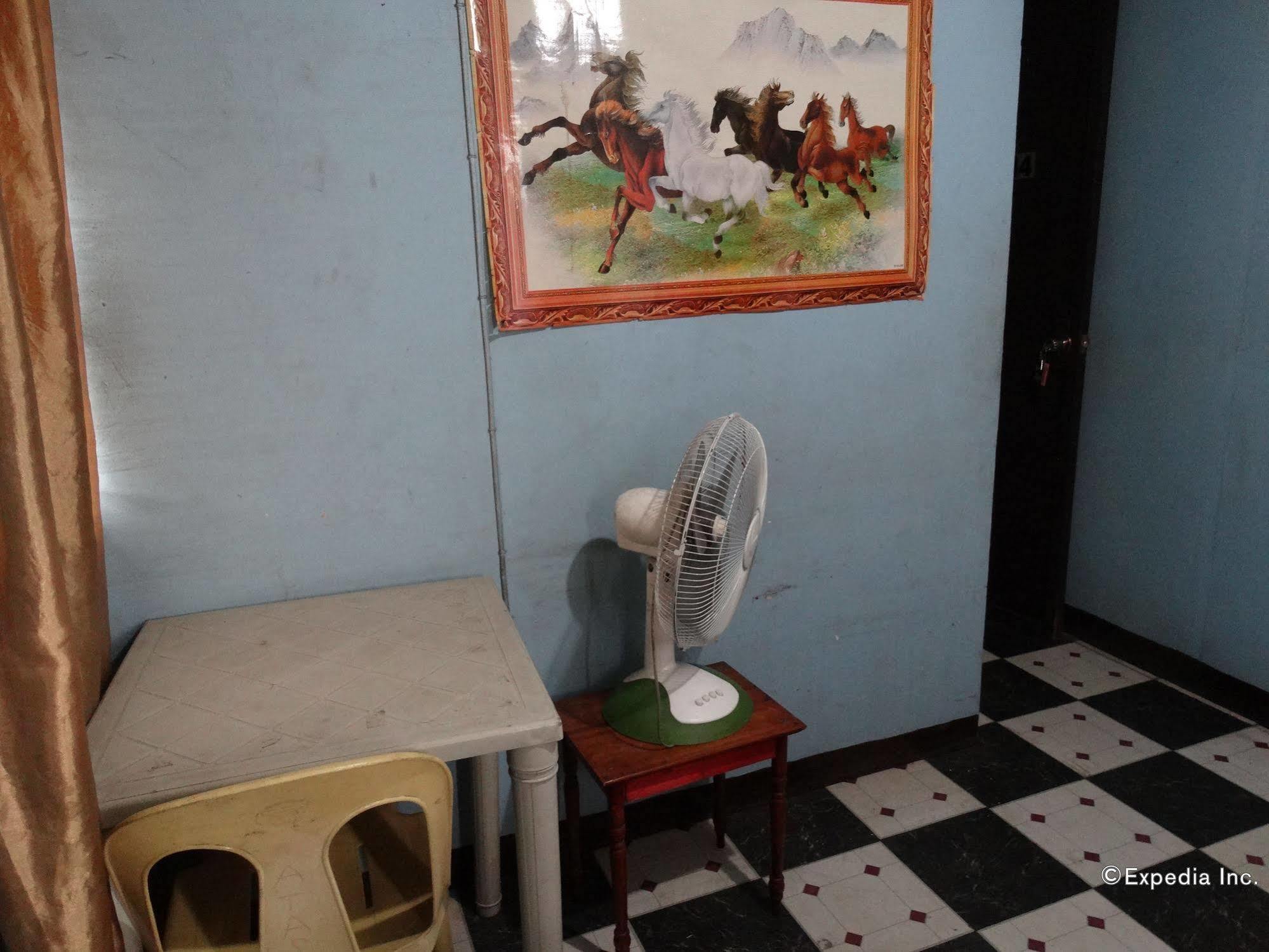 Quoyas Inn Davao City Esterno foto