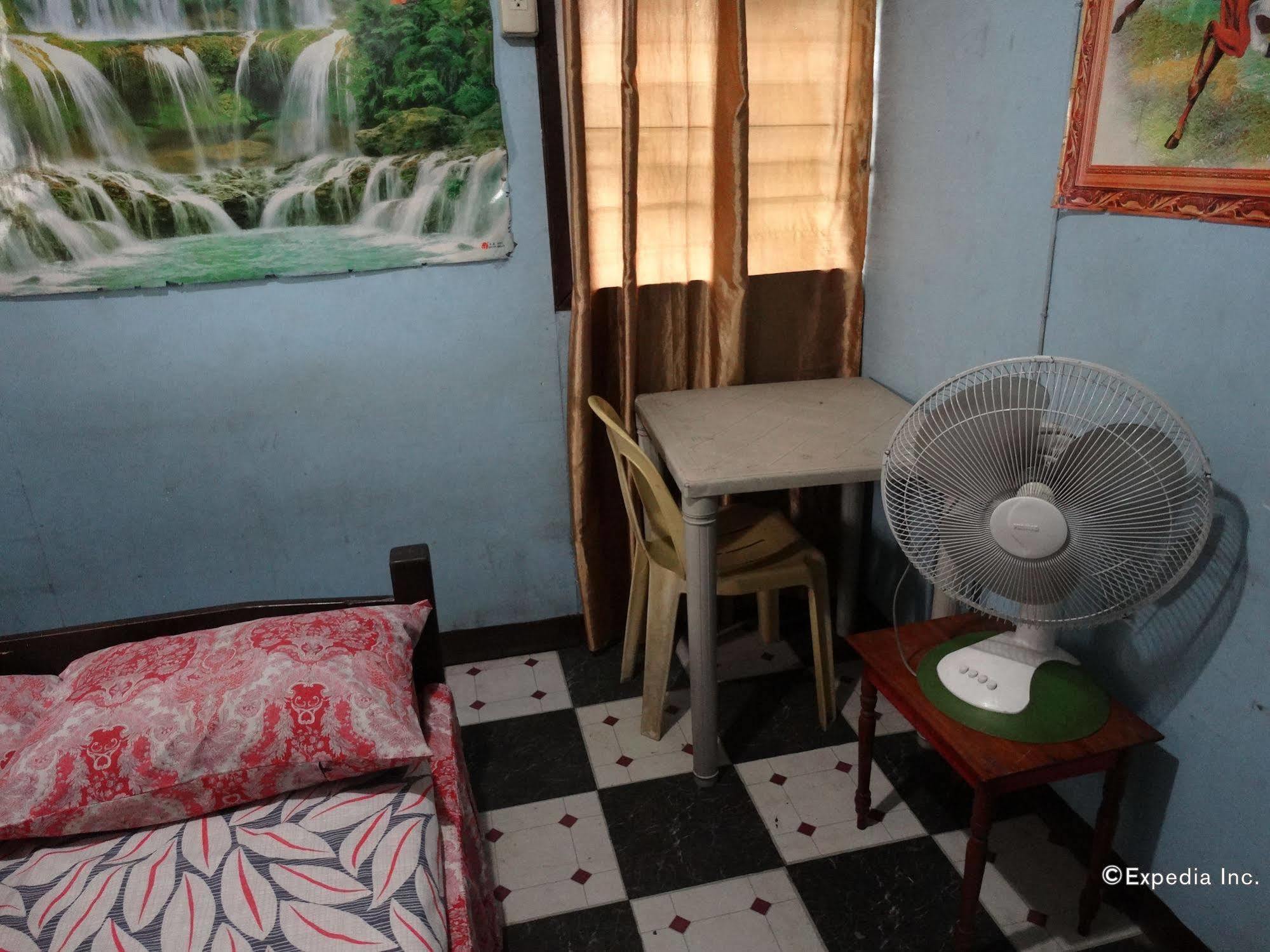 Quoyas Inn Davao City Esterno foto